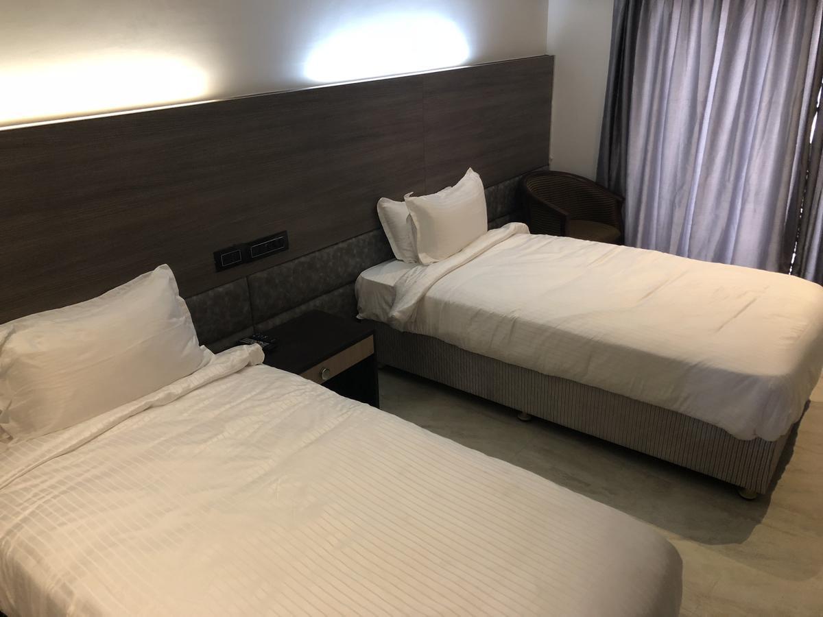 Hotel Sharanam Shegaon 外观 照片