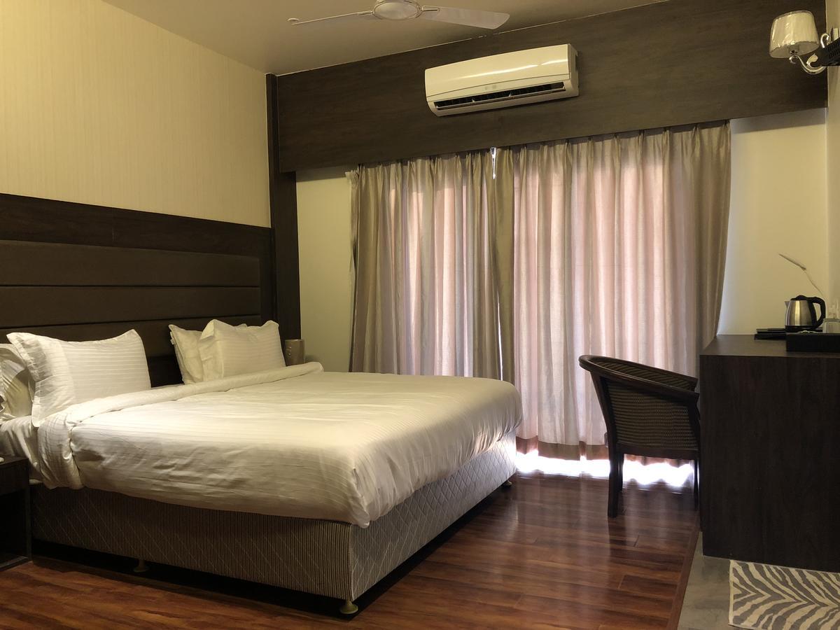Hotel Sharanam Shegaon 外观 照片