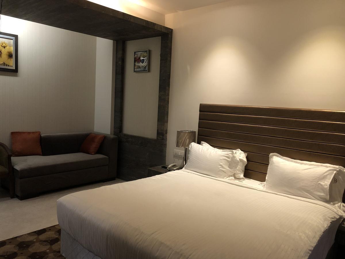 Hotel Sharanam Shegaon 外观 照片
